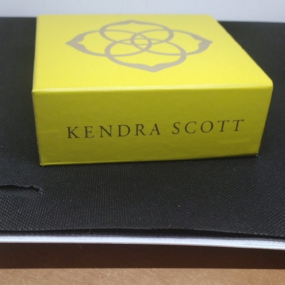 Kendra Scott Gold Necklace with Pink Gemstone - Picture 11 of 11